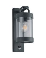 Trio Sambesi 204169142 antraciet grijze wandlamp voor buiten met een rechthoekige wandplaat en hangende cilindervormige kap met bewegingsmelder