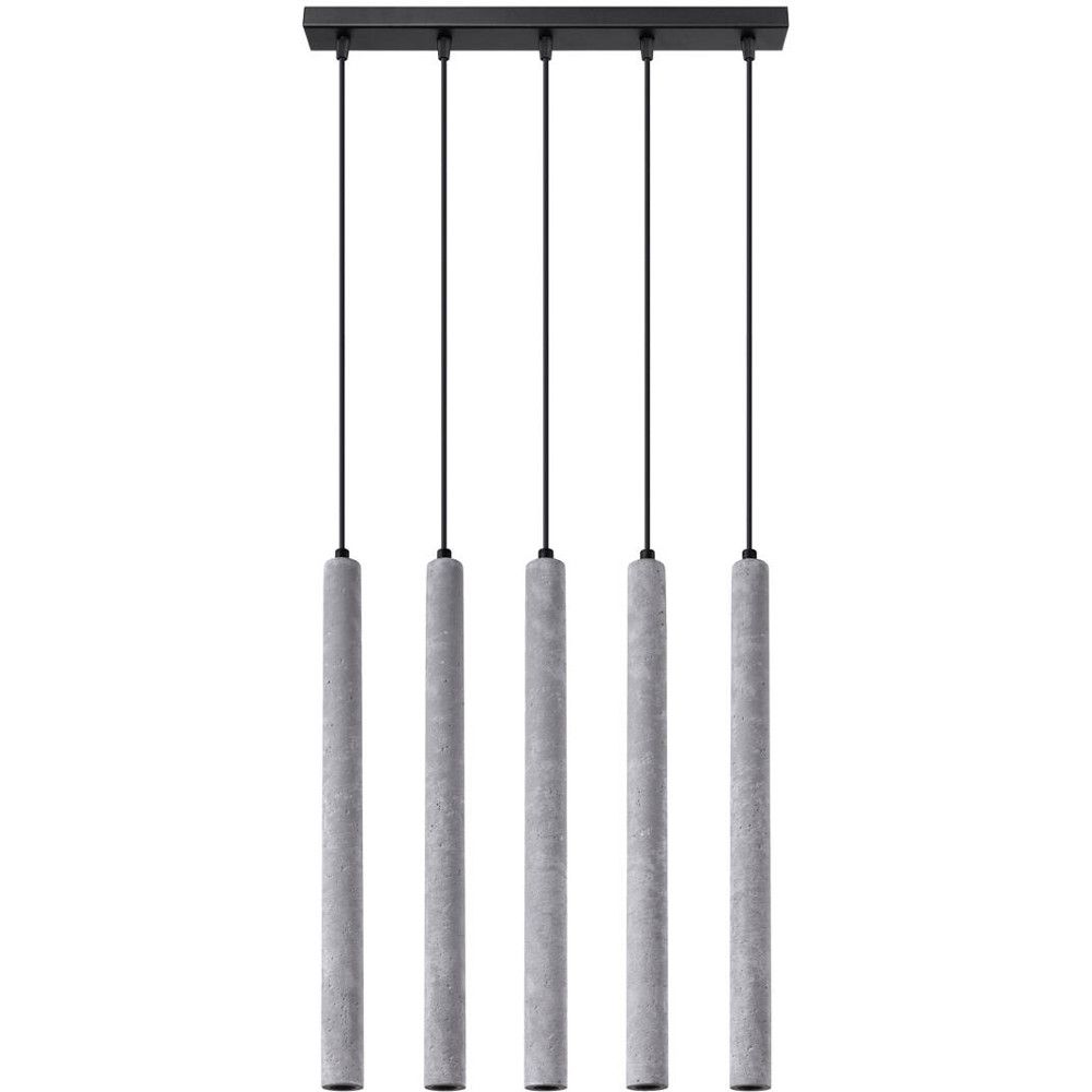 Hanglamp met vijf betonnen buizen van 50cm lang en 4cm in diameter